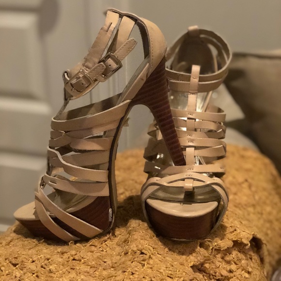 Heels - Picture 1 of 3